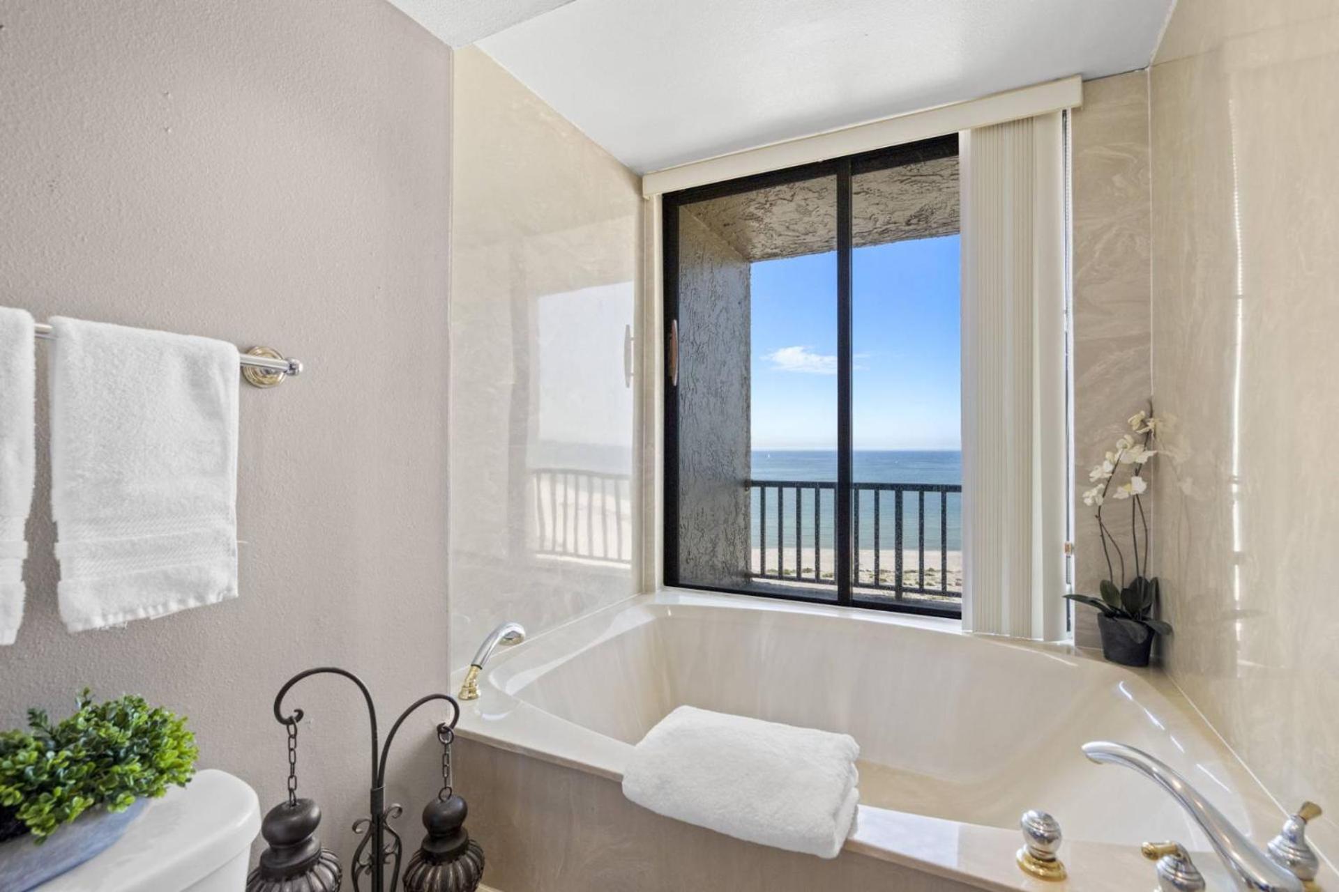1208 Lighthouse Towers Villa Clearwater Beach Exterior photo